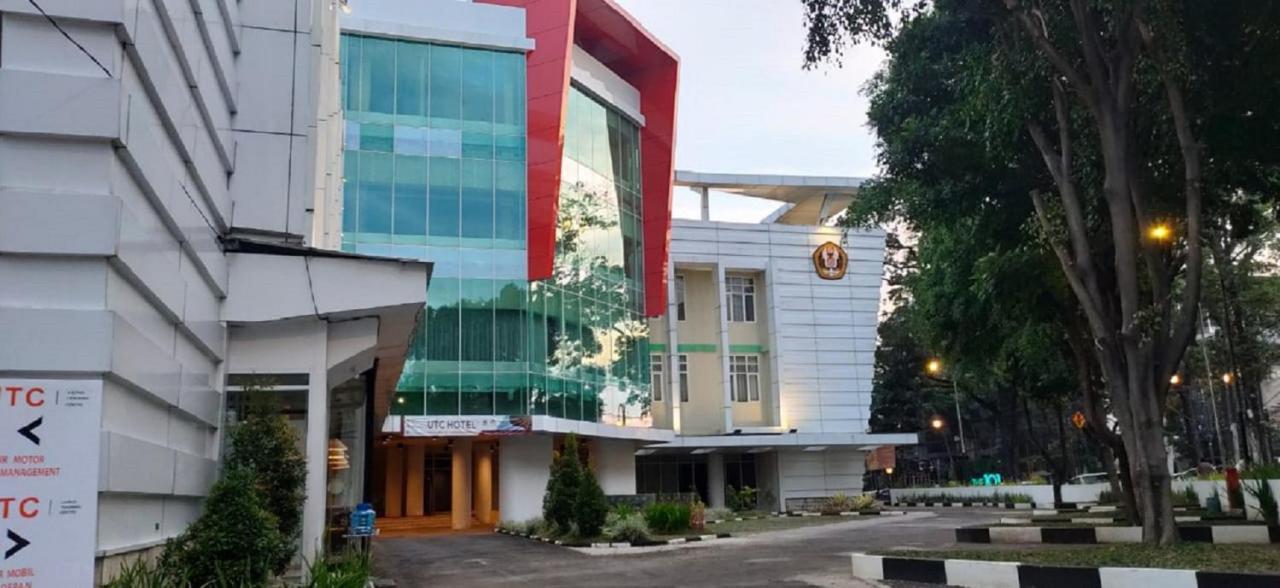 Utc Dago Hotel Bandung Exterior foto