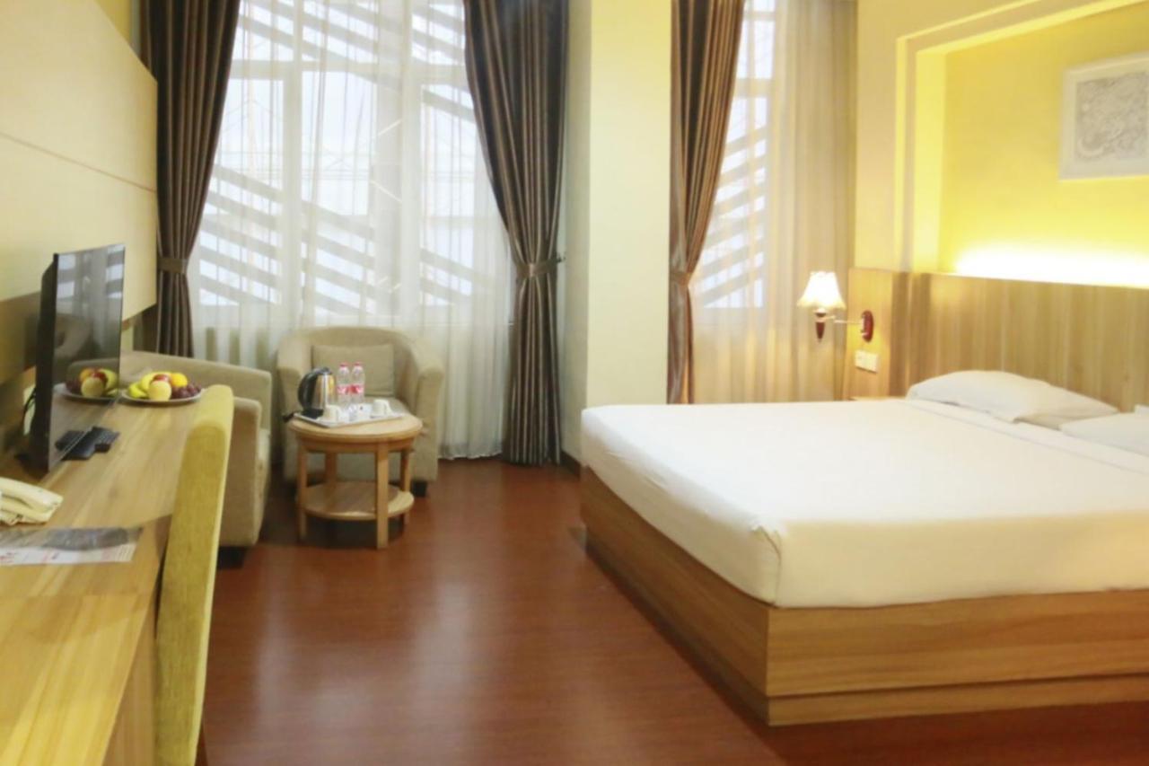 Utc Dago Hotel Bandung Exterior foto