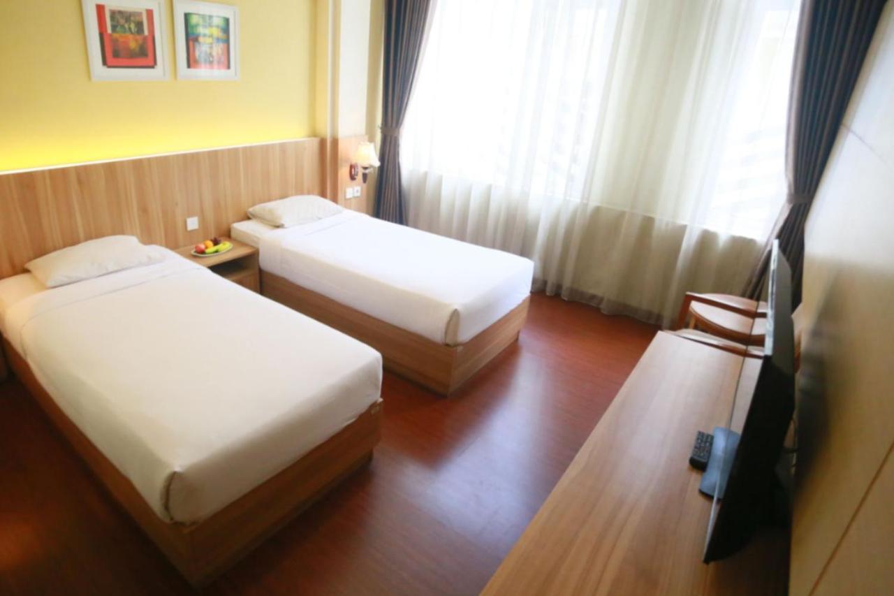 Utc Dago Hotel Bandung Exterior foto